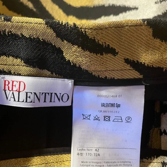 Red Valentino/ Women shorts/ tiger print/42/New